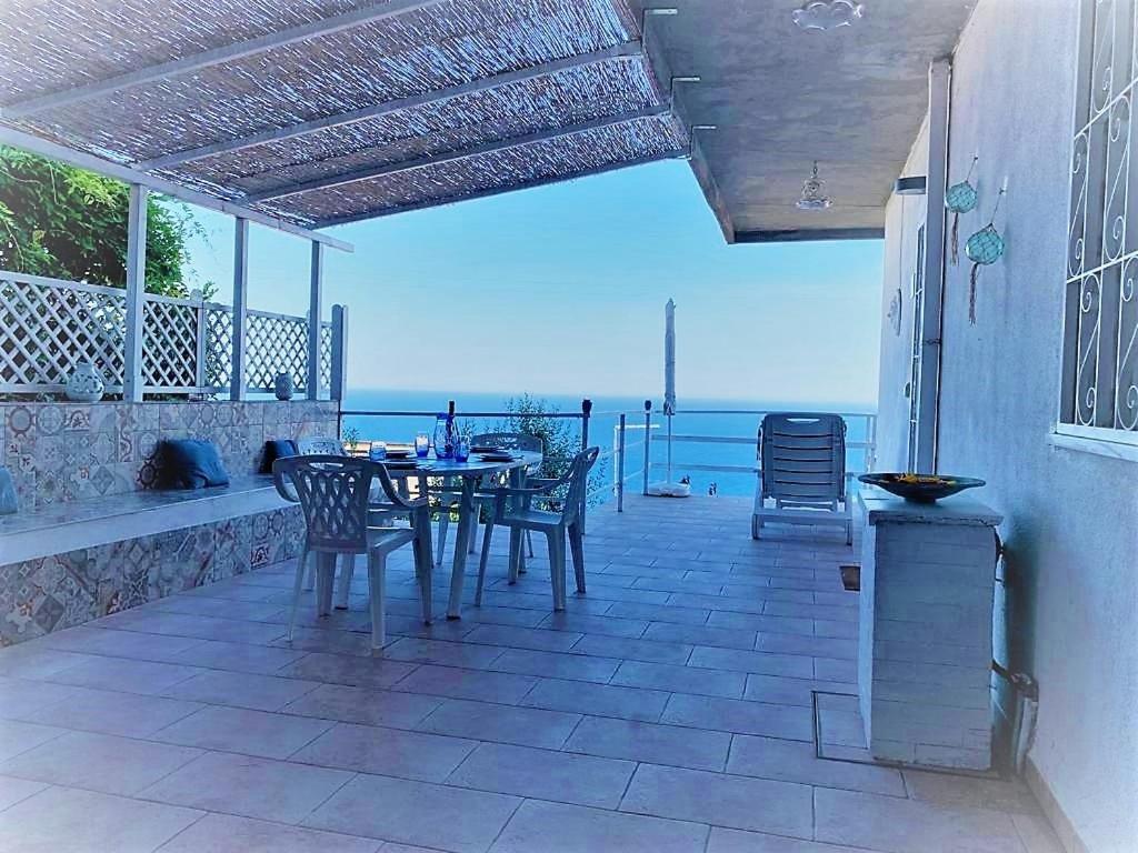 Residenza Jonica Apartment Letojanni Bagian luar foto